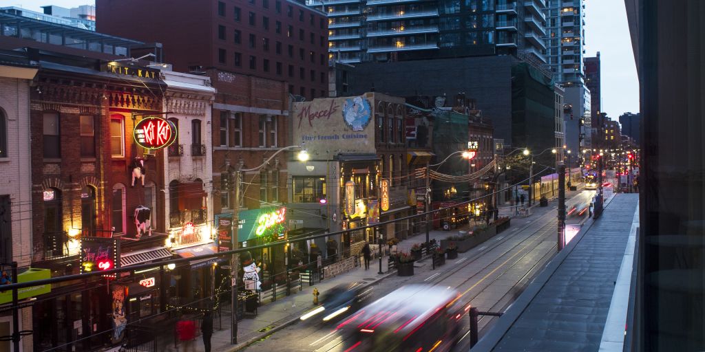 Unlocking Your Dream Home: Navigate WestEnd TO’s Apartment Market